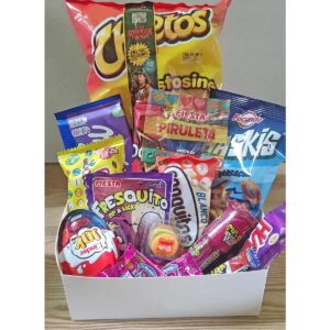 Caja sorpresa de chuches con Cheetos, Fresquito, Kinder, Piruleta, Peta Zetas y otras golosinas deliciosas