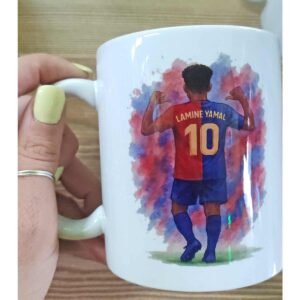 Taza de Lamine Yamal personalizada con escudo del Barça y balón de fútbol