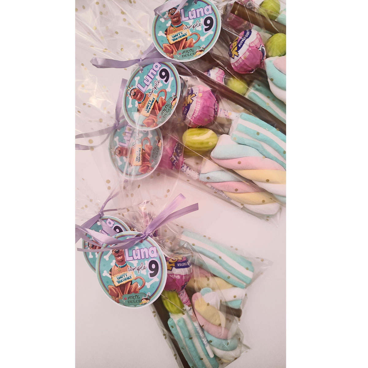 Bolsita de chuches personalizada para cumpleaños con nubes, chupo con chicle, chuche de melón y tronquito de cola, temática Scooby-Doo