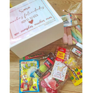 caja sorpresa de cumpleaños con chuches y dulces