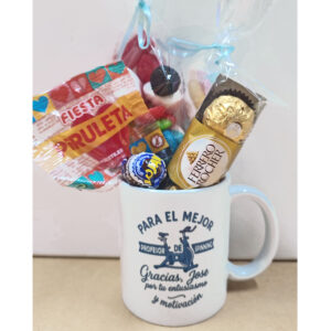 taza personalizada para profesor de spinning con chuches y bombones como regalo original de agradecimiento
