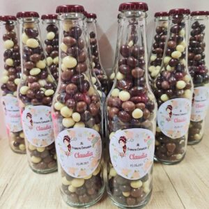 Botellín de Conguitos de tres chocolates personalizado como detalle de comunión