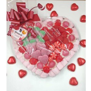 tarta de golosinas romantica para comerte a besos