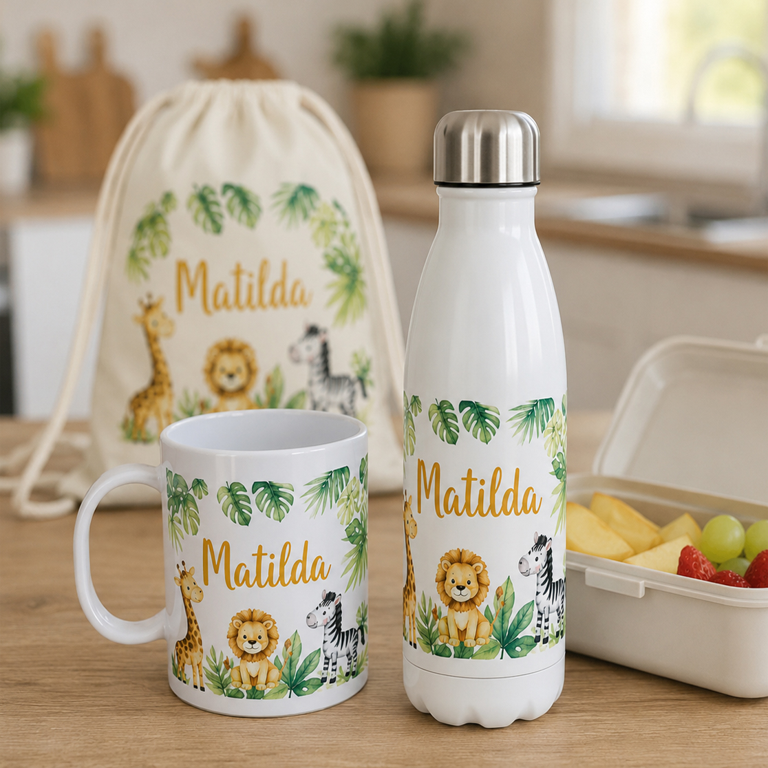 Conjunto de taza, botella y bolsa de merienda personalizada temática Safari.